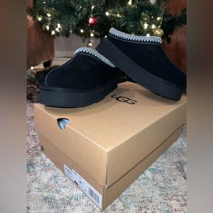 NWT UGG TAZZ platform slippers (Black) (Women’s Size 9)
